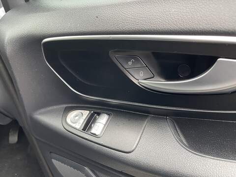 Mercedes-Benz Vito 2.0 119 CDI SELECT Tourer G-Tronic RWD L3 Euro 6 (s/s) 5dr - U373