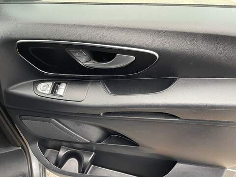 Mercedes-Benz Vito 2.0 119 CDI SELECT Tourer G-Tronic RWD L3 Euro 6 (s/s) 5dr - U373