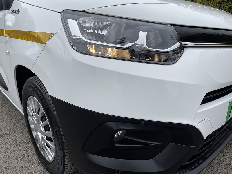 Toyota PROACE CITY 50kWh Icon Long Panel Van Auto LWB 5dr (7kW OBC) - U374