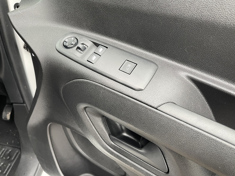 Toyota PROACE CITY 50kWh Icon Long Panel Van Auto LWB 5dr (7kW OBC) - U374