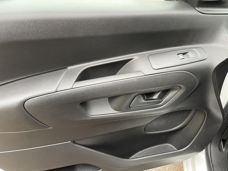 Toyota PROACE CITY 50kWh Icon Long Panel Van Auto LWB 5dr (7kW OBC) - U374