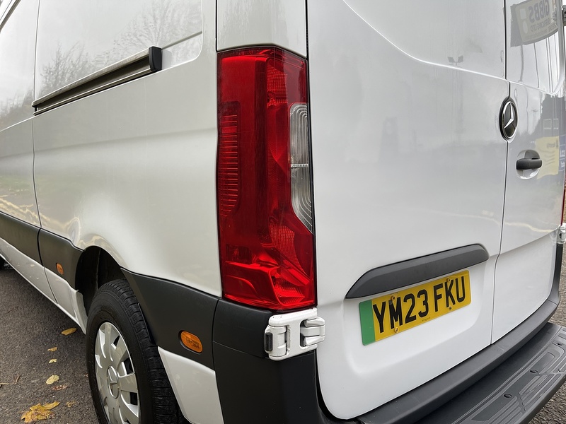 Mercedes-Benz eSprinter 55kWh Progressive Auto FWD L2 H2 5dr 20kW Charger - U376