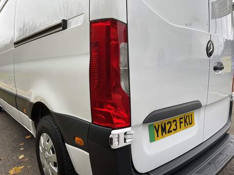 Mercedes-Benz eSprinter 55kWh Progressive Auto FWD L2 H2 5dr 20kW Charger - U376