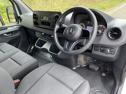 Mercedes-Benz eSprinter 55kWh Progressive Auto FWD L2 H2 5dr 20kW Charger - U376