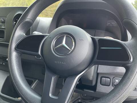 Mercedes-Benz eSprinter 55kWh Progressive Auto FWD L2 H2 5dr 20kW Charger - U376