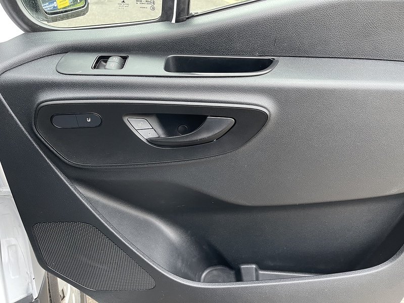 Mercedes-Benz eSprinter 55kWh Progressive Auto FWD L2 H2 5dr 20kW Charger - U376