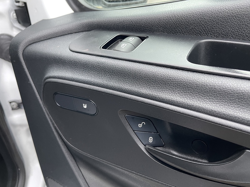 Mercedes-Benz eSprinter 55kWh Progressive Auto FWD L2 H2 5dr 20kW Charger - U376