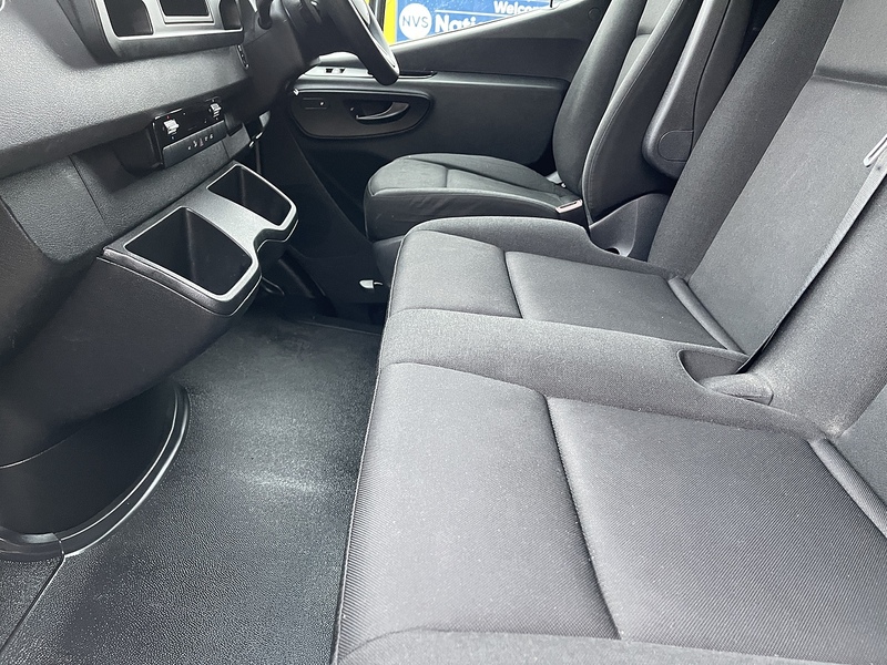 Mercedes-Benz eSprinter 55kWh Progressive Auto FWD L2 H2 5dr 20kW Charger - U376