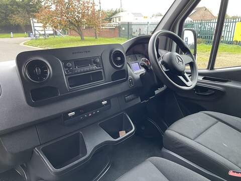 Mercedes-Benz eSprinter 55kWh Progressive Auto FWD L2 H2 5dr 20kW Charger - U376