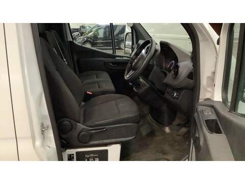 Mercedes-Benz Sprinter 2.0 315 CDI Progressive RWD L3 H2 Euro 6 (s/s) 5dr - U378