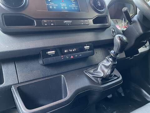 Mercedes-Benz Sprinter 2.0 315 CDI Progressive RWD L3 H2 Euro 6 (s/s) 5dr - U379