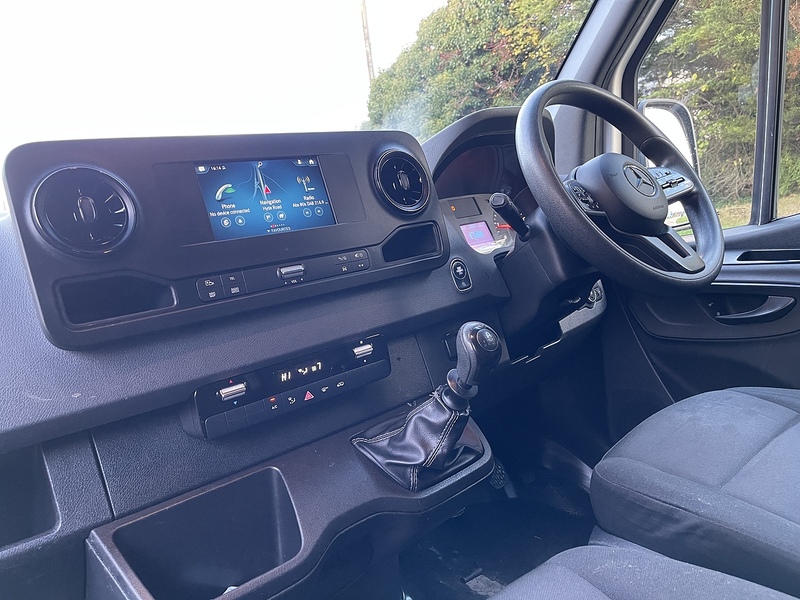 Mercedes-Benz Sprinter 2.0 315 CDI Progressive RWD L3 H2 Euro 6 (s/s) 5dr - U379