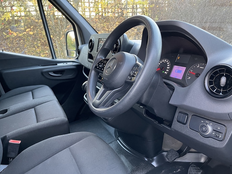 Mercedes-Benz Sprinter 2.0 315 CDI Progressive RWD L3 H2 Euro 6 (s/s) 5dr - U379