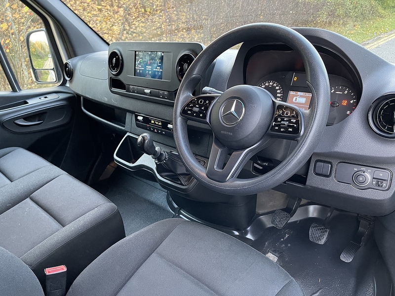 Mercedes-Benz Sprinter 2.0 315 CDI Progressive RWD L3 H2 Euro 6 (s/s) 5dr - U379
