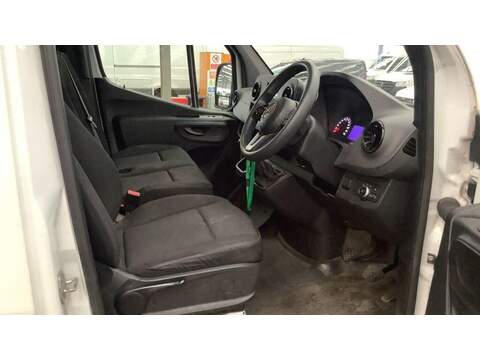 Mercedes-Benz Sprinter 2.0 315 CDI Progressive RWD L3 H2 Euro 6 (s/s) 5dr - U380