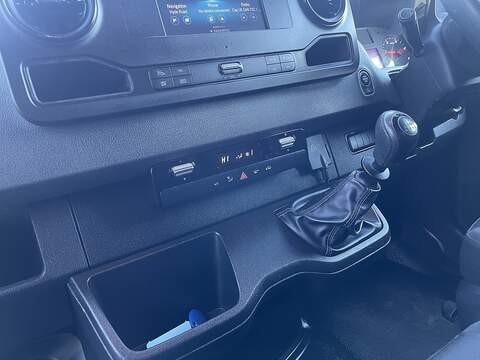 Mercedes-Benz Sprinter 2.0 315 CDI Progressive RWD L3 H2 Euro 6 (s/s) 5dr - U381