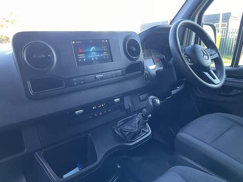 Mercedes-Benz Sprinter 2.0 315 CDI Progressive RWD L3 H2 Euro 6 (s/s) 5dr - U381