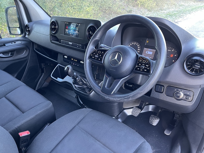 Mercedes-Benz Sprinter 2.0 315 CDI Progressive RWD L3 H2 Euro 6 (s/s) 5dr - U381