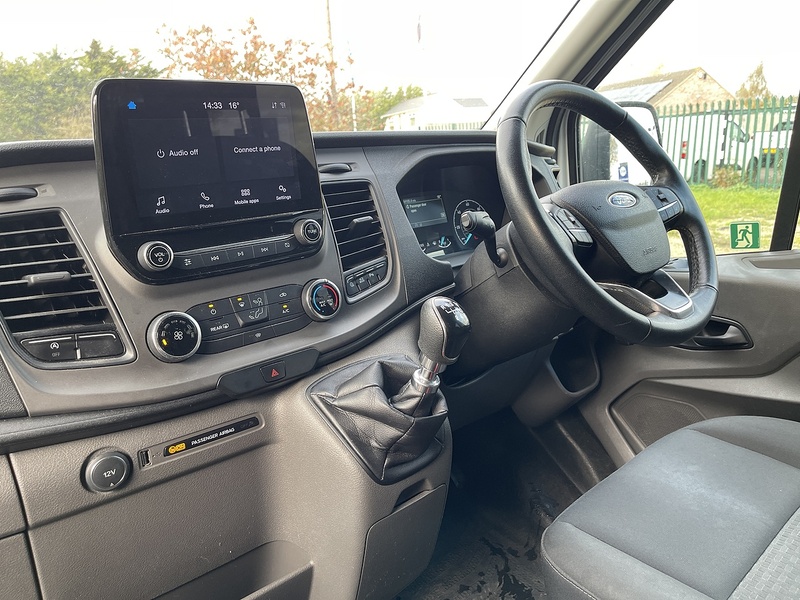 Ford Transit 2.0 460 EcoBlue Leader RWD L4 H3 Euro 6 (s/s) 5dr (17 Seat, DRW) - U392