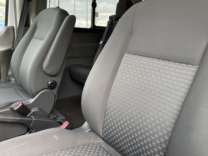 Ford Transit 2.0 460 EcoBlue Leader RWD L4 H3 Euro 6 (s/s) 5dr (17 Seat, DRW) - U392