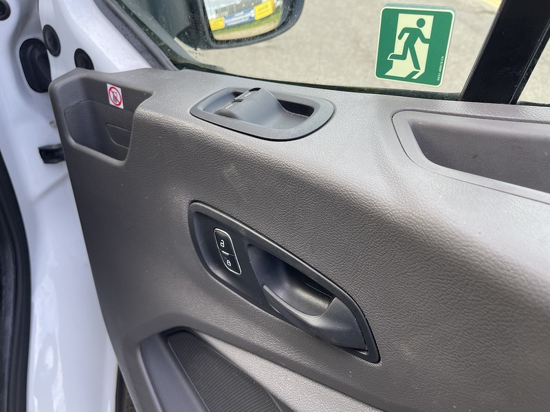 Ford Transit 2.0 460 EcoBlue Leader RWD L4 H3 Euro 6 (s/s) 5dr (17 Seat, DRW) - U392