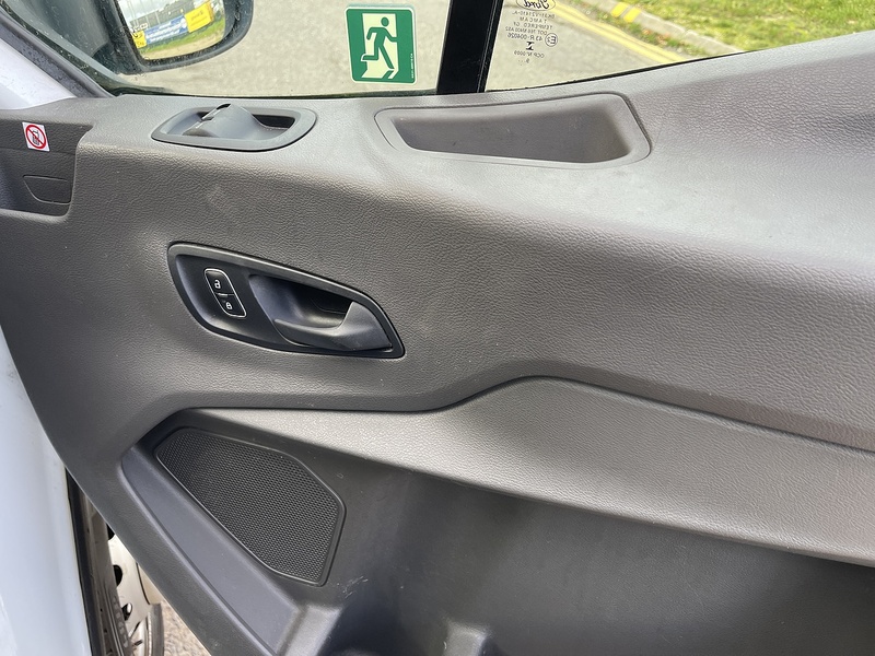 Ford Transit 2.0 460 EcoBlue Leader RWD L4 H3 Euro 6 (s/s) 5dr (17 Seat, DRW) - U392