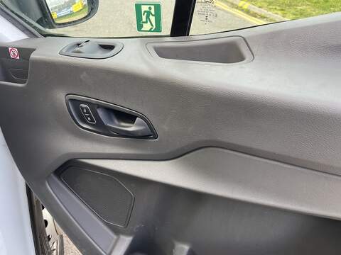 Ford Transit 2.0 460 EcoBlue Leader RWD L4 H3 Euro 6 (s/s) 5dr (17 Seat, DRW) - U392