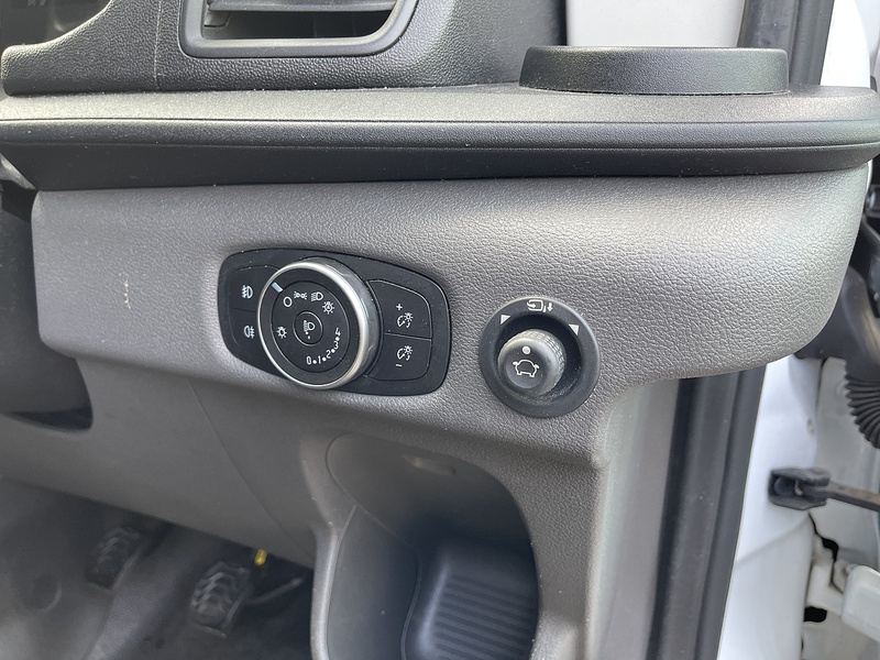 Ford Transit 2.0 460 EcoBlue Leader RWD L4 H3 Euro 6 (s/s) 5dr (17 Seat, DRW) - U392