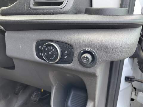 Ford Transit 2.0 460 EcoBlue Leader RWD L4 H3 Euro 6 (s/s) 5dr (17 Seat, DRW) - U392