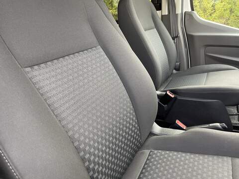 Ford Transit 2.0 460 EcoBlue Leader RWD L4 H3 Euro 6 (s/s) 5dr (17 Seat, DRW) - U392