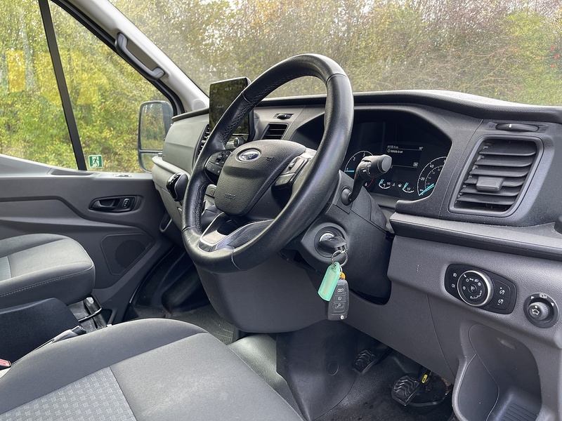 Ford Transit 2.0 460 EcoBlue Leader RWD L4 H3 Euro 6 (s/s) 5dr (17 Seat, DRW) - U392