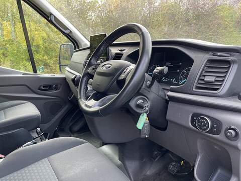 Ford Transit 2.0 460 EcoBlue Leader RWD L4 H3 Euro 6 (s/s) 5dr (17 Seat, DRW) - U392