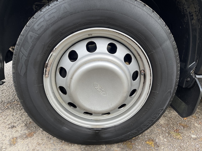 Ford Transit 2.0 460 EcoBlue Leader RWD L4 H3 Euro 6 (s/s) 5dr (17 Seat, DRW) - U392