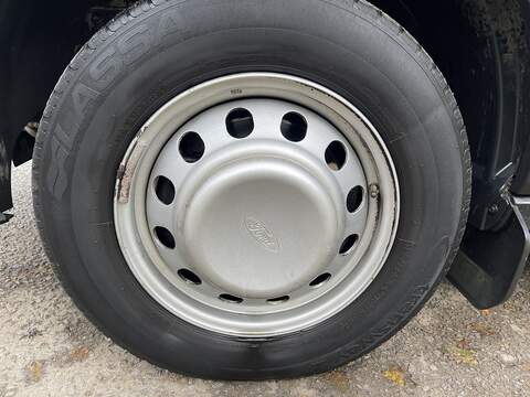 Ford Transit 2.0 460 EcoBlue Leader RWD L4 H3 Euro 6 (s/s) 5dr (17 Seat, DRW) - U392