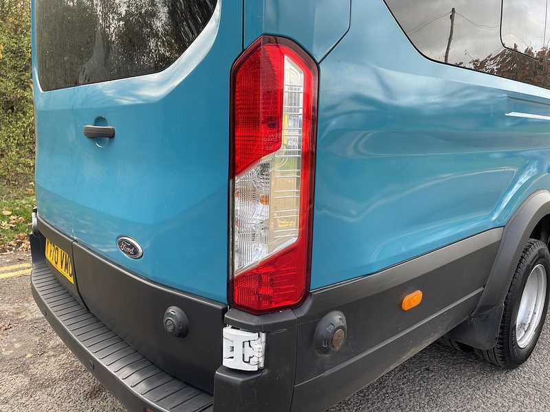 Ford Transit 2.0 460 EcoBlue Leader RWD L4 H3 Euro 6 (s/s) 5dr (17 Seat, DRW) - U392
