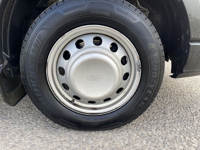 Ford Transit 2.0 460 EcoBlue Leader RWD L4 H3 Euro 6 (s/s) 5dr (17 Seat, DRW) - U392