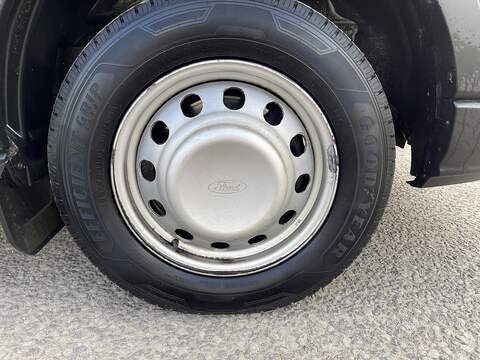 Ford Transit 2.0 460 EcoBlue Leader RWD L4 H3 Euro 6 (s/s) 5dr (17 Seat, DRW) - U392