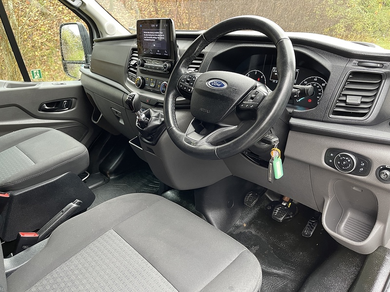 Ford Transit 2.0 460 EcoBlue Leader RWD L4 H3 Euro 6 (s/s) 5dr (17 Seat, DRW) - U392