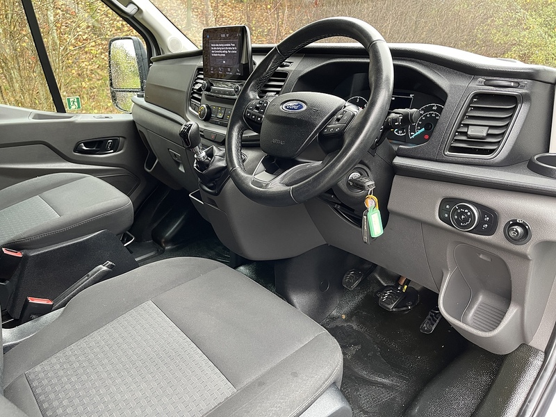Ford Transit 2.0 460 EcoBlue Leader RWD L4 H3 Euro 6 (s/s) 5dr (17 Seat, DRW) - U392