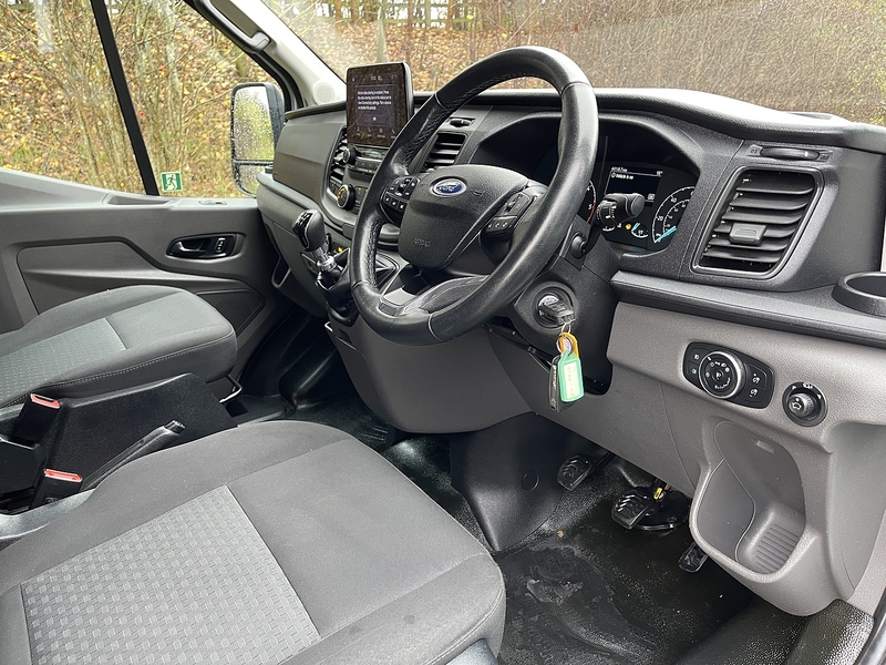 Ford Transit 2.0 460 EcoBlue Leader RWD L4 H3 Euro 6 (s/s) 5dr (17 Seat, DRW) - U392