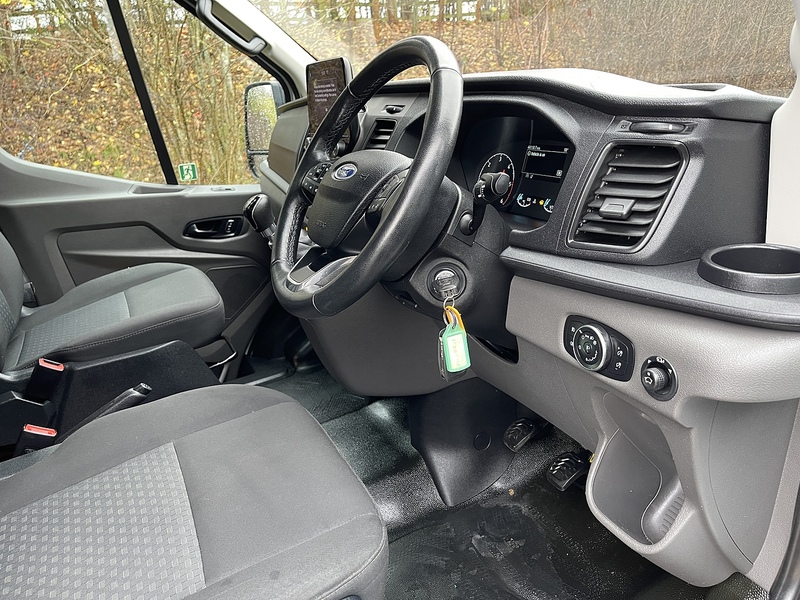 Ford Transit 2.0 460 EcoBlue Leader RWD L4 H3 Euro 6 (s/s) 5dr (17 Seat, DRW) - U392