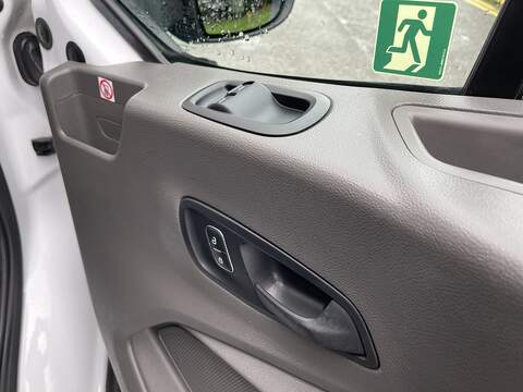 Ford Transit 2.0 460 EcoBlue Leader RWD L4 H3 Euro 6 (s/s) 5dr (17 Seat, DRW) - U392