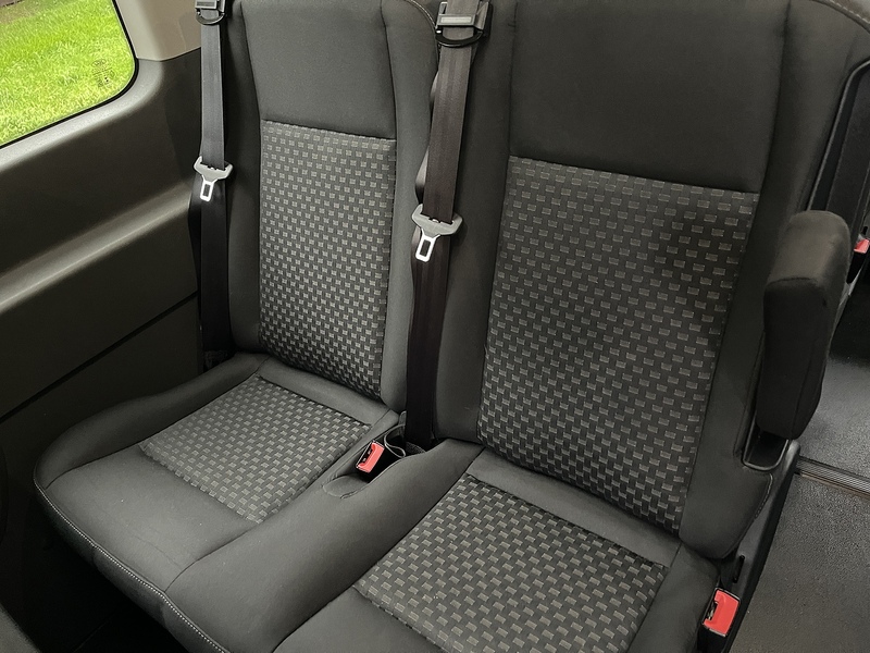 Ford Transit 2.0 460 EcoBlue Leader RWD L4 H3 Euro 6 (s/s) 5dr (17 Seat, DRW) - U392