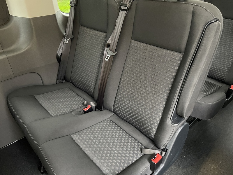 Ford Transit 2.0 460 EcoBlue Leader RWD L4 H3 Euro 6 (s/s) 5dr (17 Seat, DRW) - U392