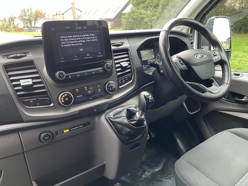 Ford Transit 2.0 460 EcoBlue Leader RWD L4 H3 Euro 6 (s/s) 5dr (17 Seat, DRW) - U392