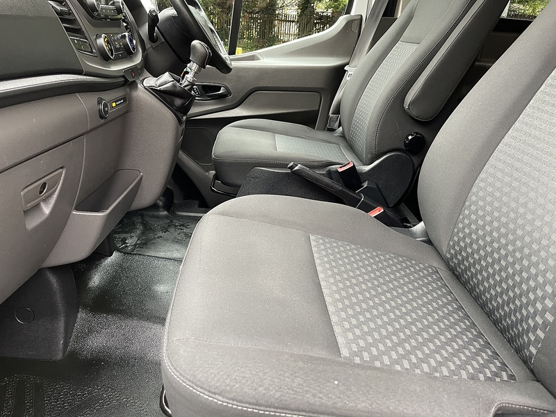 Ford Transit 2.0 460 EcoBlue Leader RWD L4 H3 Euro 6 (s/s) 5dr (17 Seat, DRW) - U392