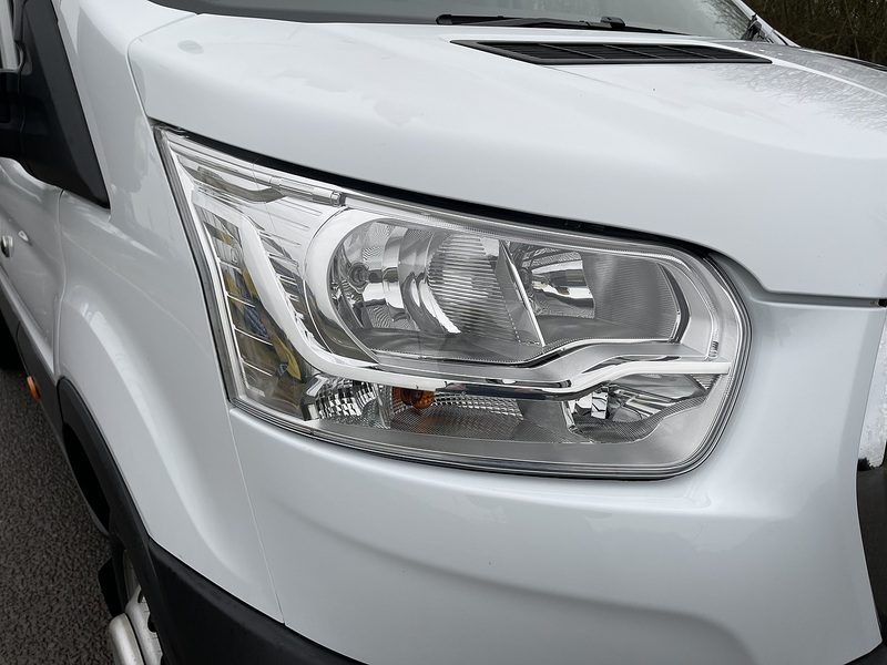 Ford Transit 2.0 460 EcoBlue Leader RWD L4 H3 Euro 6 (s/s) 5dr (17 Seat, DRW) - U392