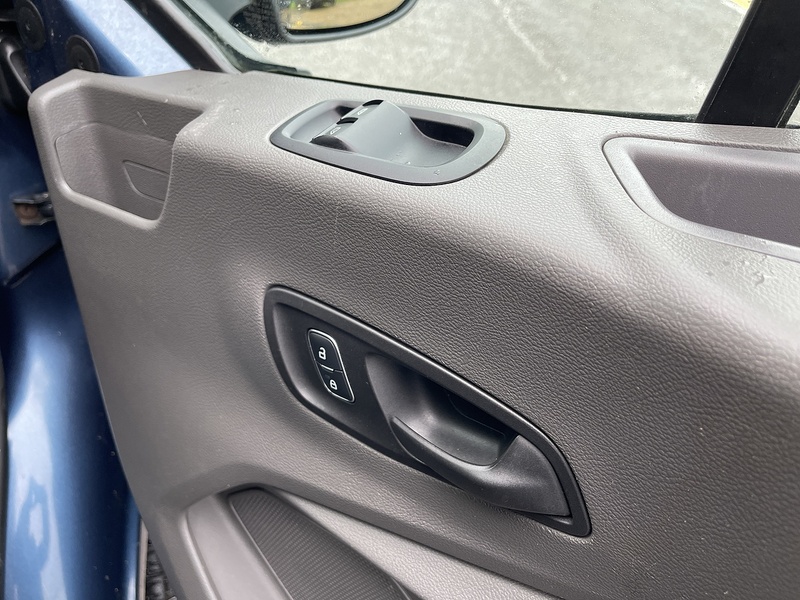 Ford Transit Transit Limited Combi Van 1 Manual Diesel - U393