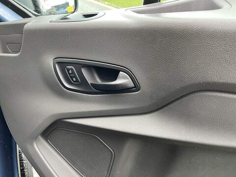 Ford Transit Transit Limited Combi Van 1 Manual Diesel - U393