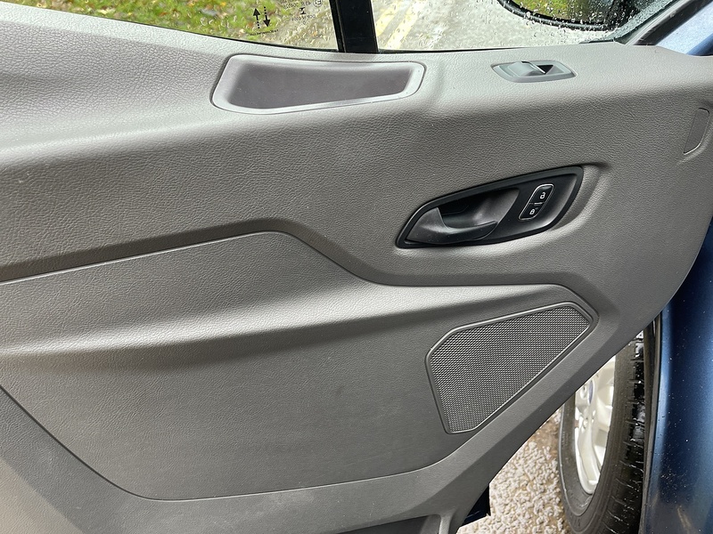 Ford Transit Transit Limited Combi Van 1 Manual Diesel - U393